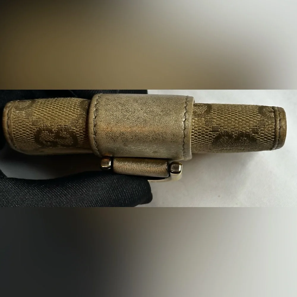 Authentic GUCCI Gold Monogram Key Holder GUC - Picture 14 of 17